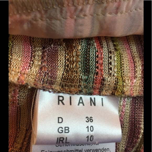RIANI Unlined Blazer - Picture 8 of 9